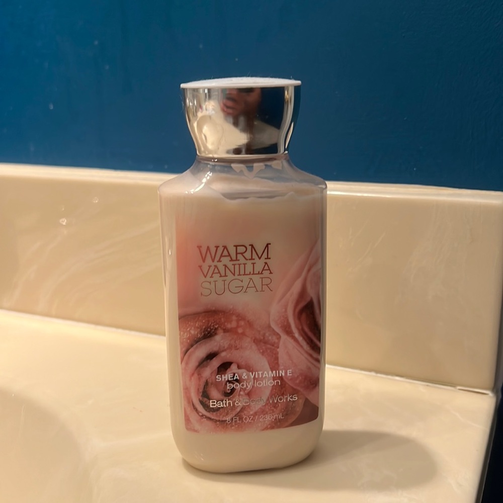 8 oz warm vanilla sugar lotion